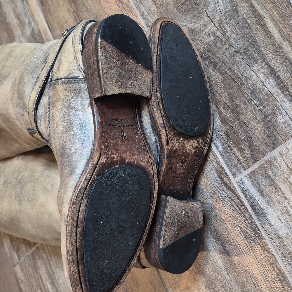 7/7.5 FRYE Lindsay Plate Distressed Knee High Leather Boots in Taupe - Picture 7 of 16